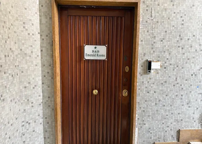 Emerald Rooms